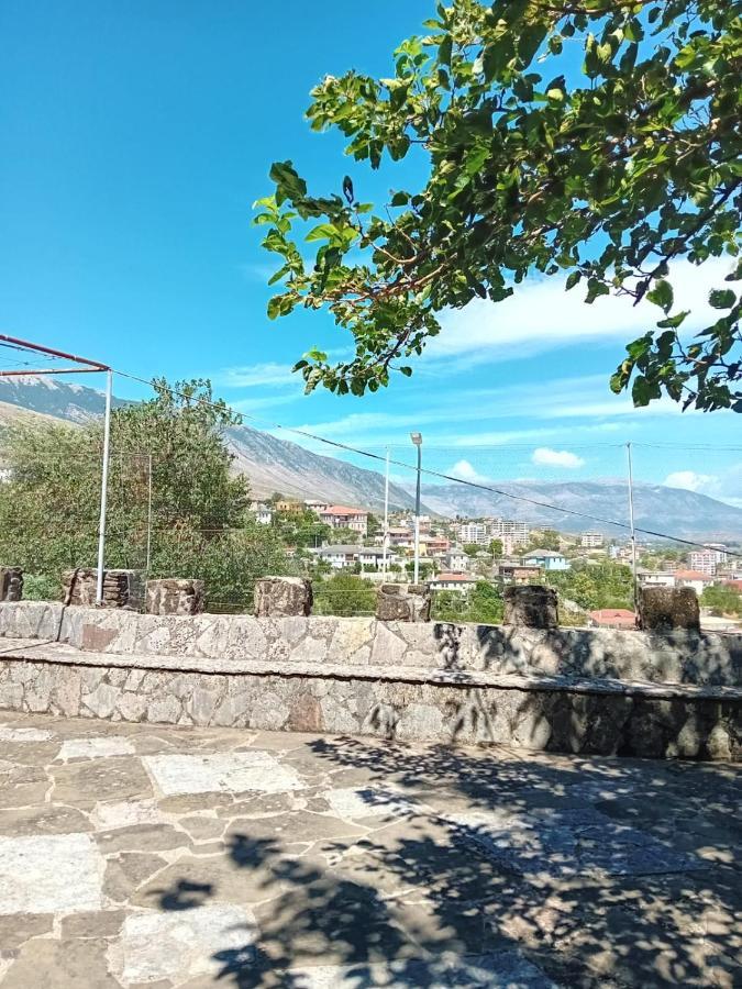 Stone Pazar Guest House Gjirokastër Exteriör bild